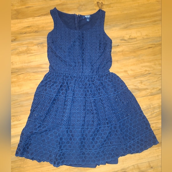 Old navy dress - Picture 2 of 2
